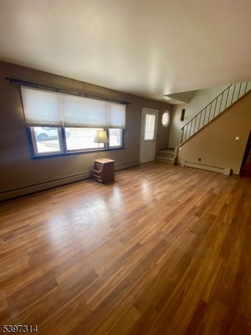 15 Hemlock Dr, Vernon Twp., NJ 07461