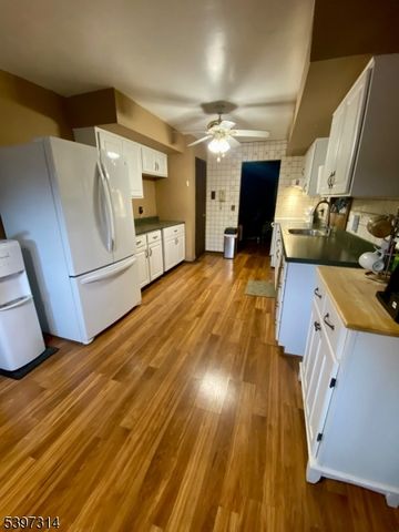 15 Hemlock Dr, Vernon Twp., NJ 07461