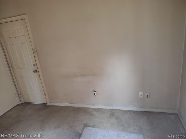 18330 Warwick Street, Detroit, MI 48219