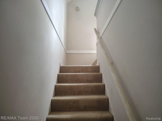 18330 Warwick Street, Detroit, MI 48219