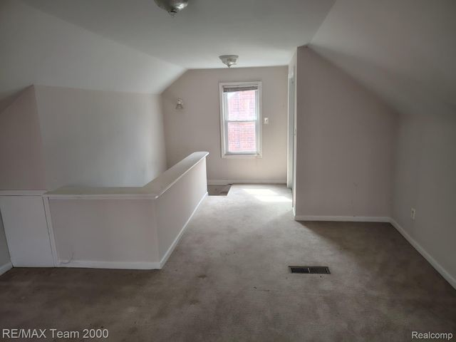 18330 Warwick Street, Detroit, MI 48219