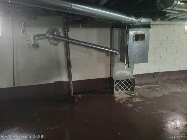 18330 Warwick Street, Detroit, MI 48219