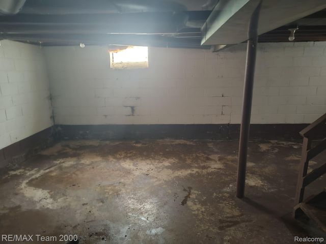 18330 Warwick Street, Detroit, MI 48219