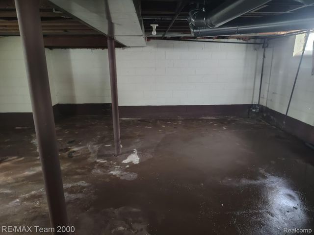 18330 Warwick Street, Detroit, MI 48219