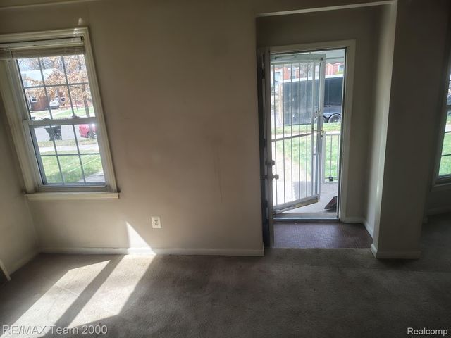 18330 Warwick Street, Detroit, MI 48219