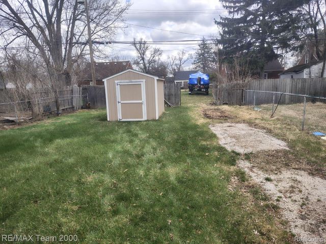 18330 Warwick Street, Detroit, MI 48219