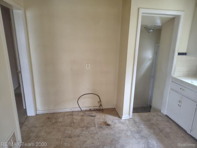 18330 Warwick Street, Detroit, MI 48219