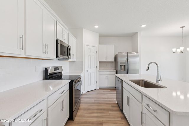 1109 HAMMOCK DUNES Drive, Jacksonville, FL 32221