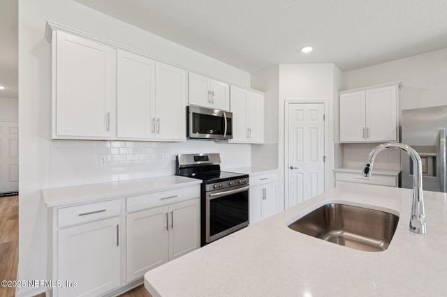 1109 HAMMOCK DUNES Drive, Jacksonville, FL 32221