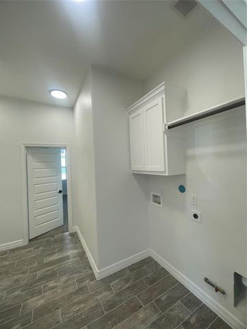 322 Little Spring Court, Anahuac, TX 77514