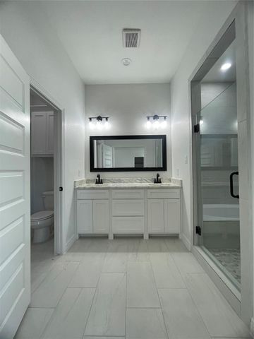 322 Little Spring Court, Anahuac, TX 77514