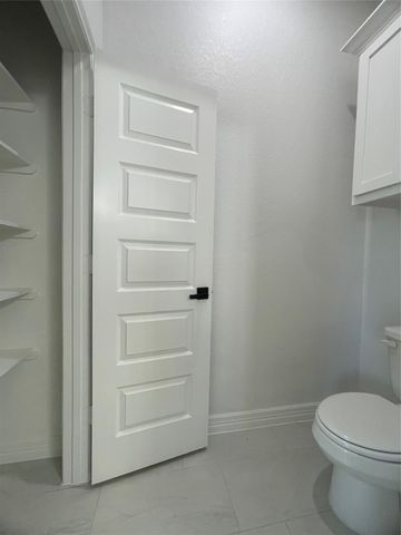 322 Little Spring Court, Anahuac, TX 77514