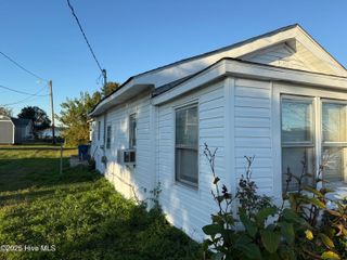 1008 Avery Street, Morehead City, NC 28557