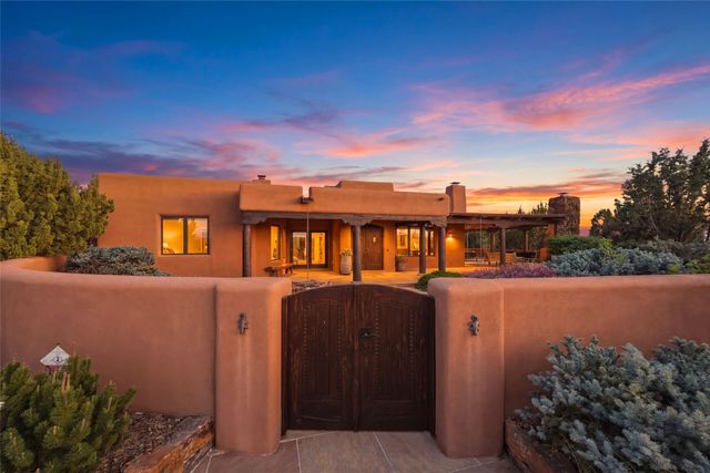 8 S Star Gazer Road, Santa Fe, NM 87506