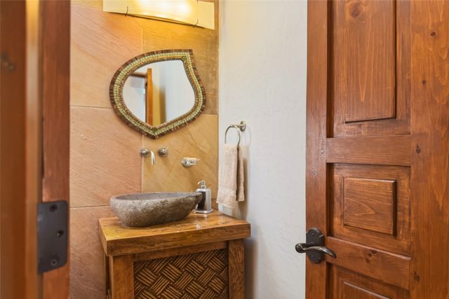 8 S Star Gazer Road, Santa Fe, NM 87506