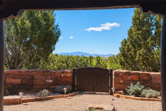 8 S Star Gazer Road, Santa Fe, NM 87506