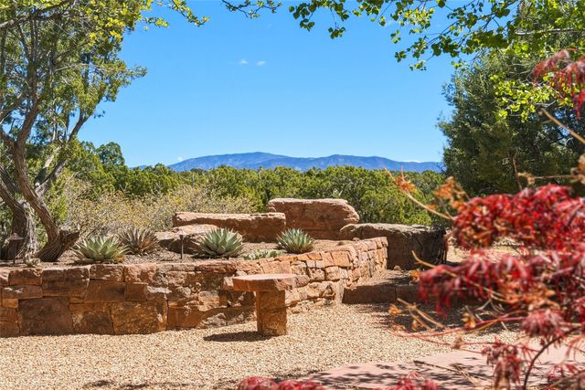 8 S Star Gazer Road, Santa Fe, NM 87506