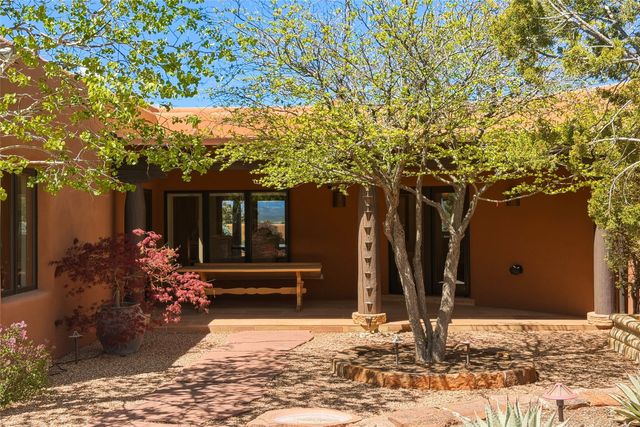 8 S Star Gazer Road, Santa Fe, NM 87506