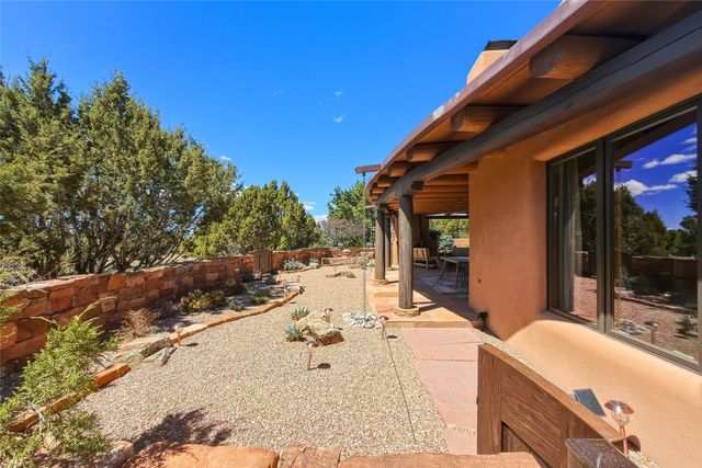 8 S Star Gazer Road, Santa Fe, NM 87506