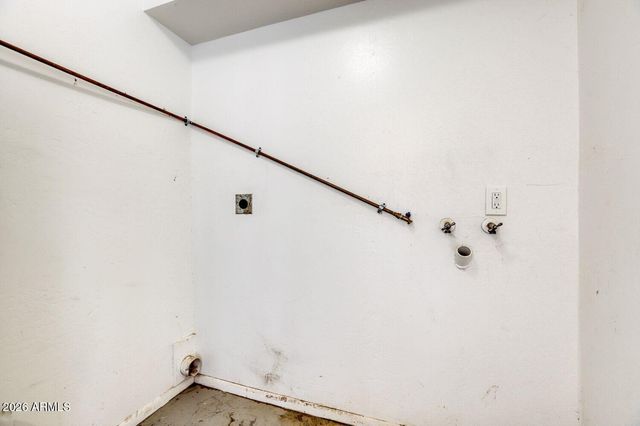 1050 E OSAGE Avenue, Apache Junction, AZ 85119