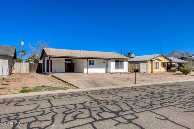 1050 E OSAGE Avenue, Apache Junction, AZ 85119