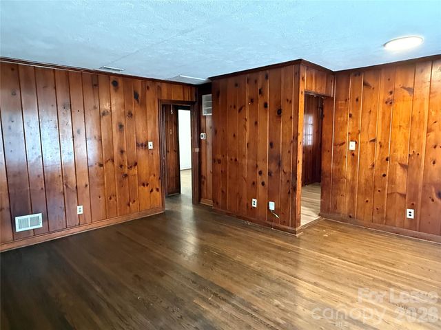 3104 Creighton Drive, Charlotte, NC 28205