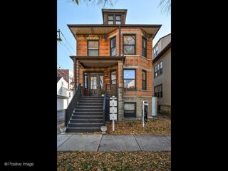 2415 W Warner Avenue 1, Chicago, IL 60618