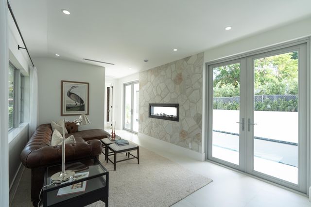 2330 Lake Avenue, West Palm Beach, FL 33401