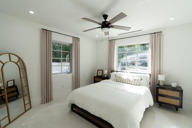 2330 Lake Avenue, West Palm Beach, FL 33401