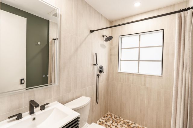 2330 Lake Avenue, West Palm Beach, FL 33401