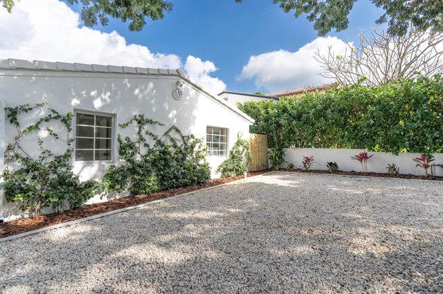 2330 Lake Avenue, West Palm Beach, FL 33401