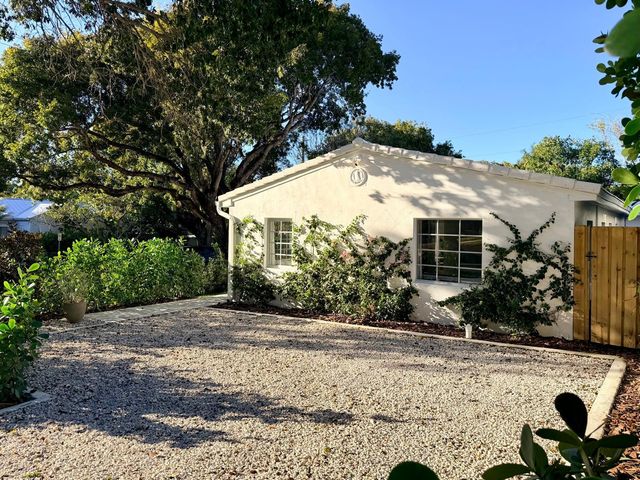 2330 Lake Avenue, West Palm Beach, FL 33401