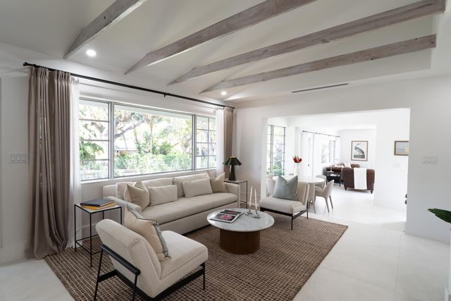 2330 Lake Avenue, West Palm Beach, FL 33401