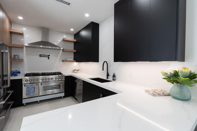 2330 Lake Avenue, West Palm Beach, FL 33401