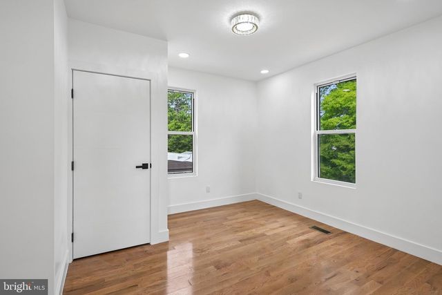 45 W ESSEX AVE, Lansdowne, PA 19050