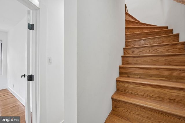 45 W ESSEX AVE, Lansdowne, PA 19050