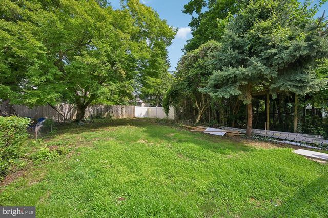 45 W ESSEX AVE, Lansdowne, PA 19050