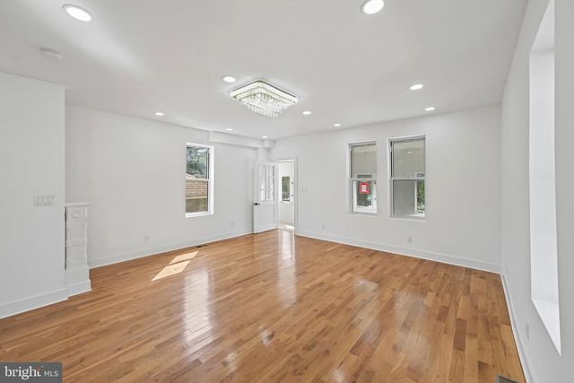 45 W ESSEX AVE, Lansdowne, PA 19050