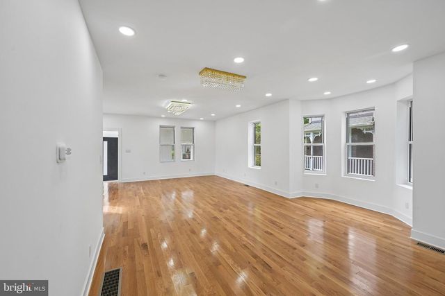 45 W ESSEX AVE, Lansdowne, PA 19050