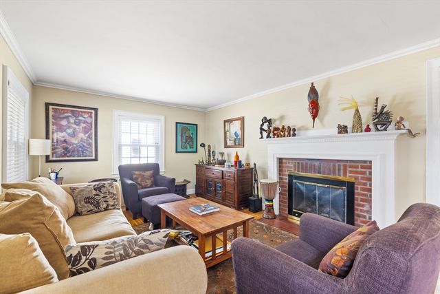 32 Smith Ave, Newton, MA 02465