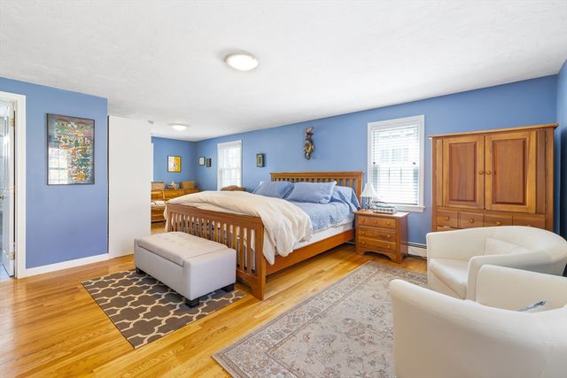 32 Smith Ave, Newton, MA 02465