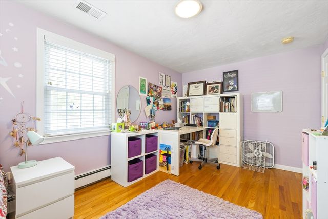 32 Smith Ave, Newton, MA 02465