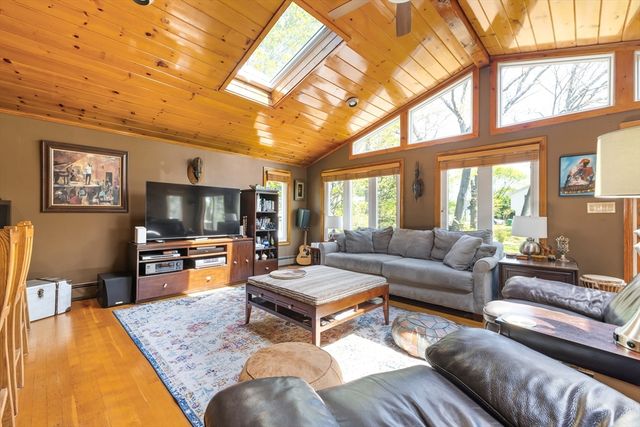 32 Smith Ave, Newton, MA 02465