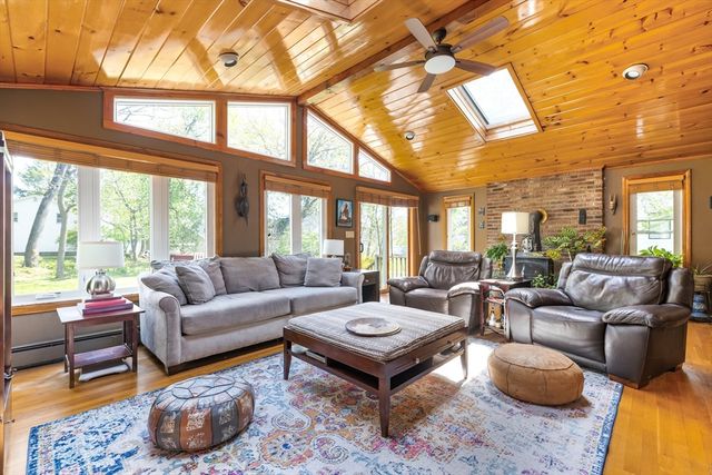 32 Smith Ave, Newton, MA 02465