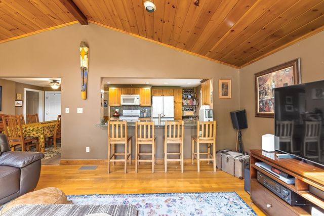 32 Smith Ave, Newton, MA 02465