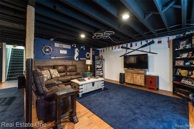 19187 Sunset Street, Livonia, MI 48152