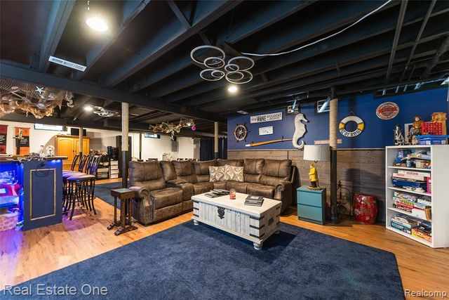 19187 Sunset Street, Livonia, MI 48152