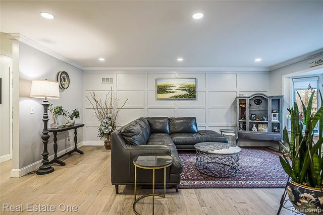 19187 Sunset Street, Livonia, MI 48152