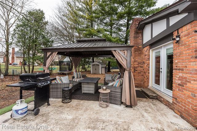 19187 Sunset Street, Livonia, MI 48152