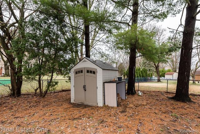 19187 Sunset Street, Livonia, MI 48152